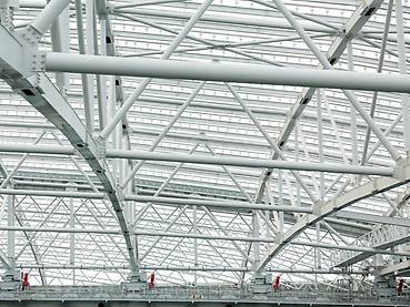 Steel construction with red drives
