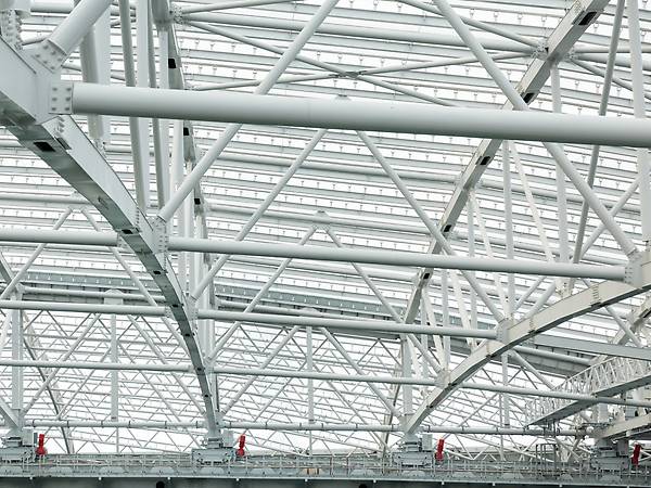 Steel construction with red drives