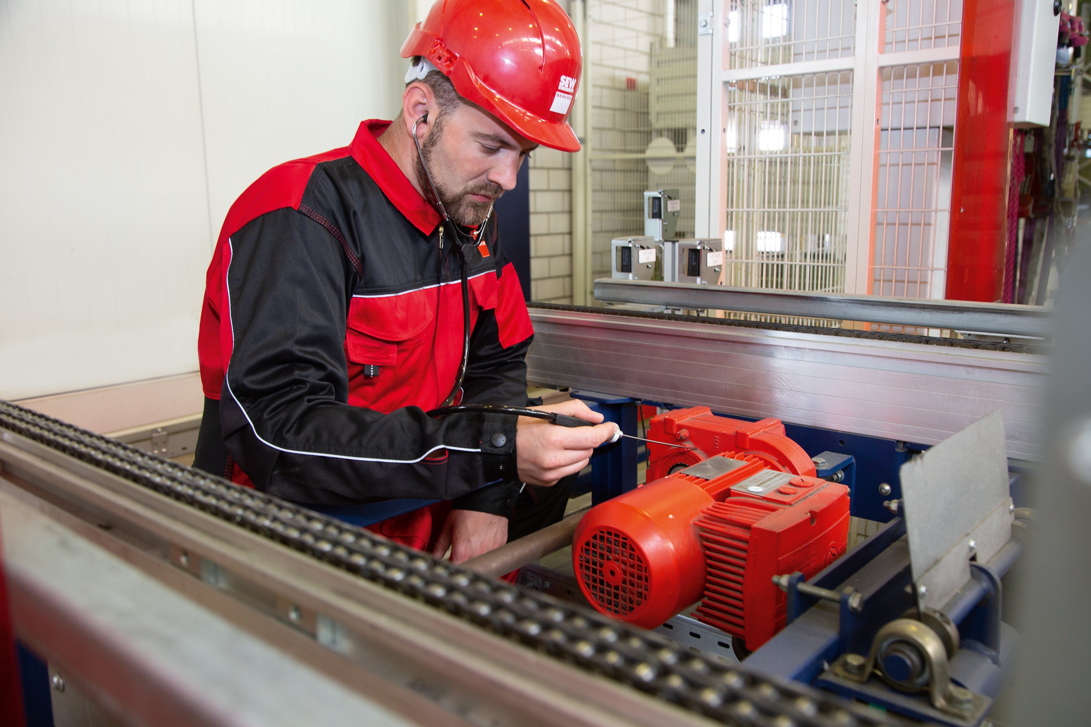 SEW‑EURODRIVE staff carrying out a Quick Check