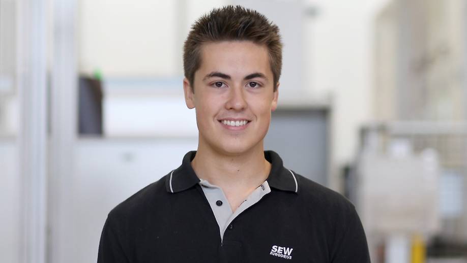 Timo Münch, Auszubildender Elektroniker für Geräte und Systeme bei SEW-EURODRIVE.